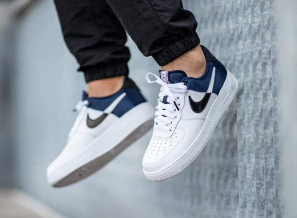Air force one sales homme blanche et bleu