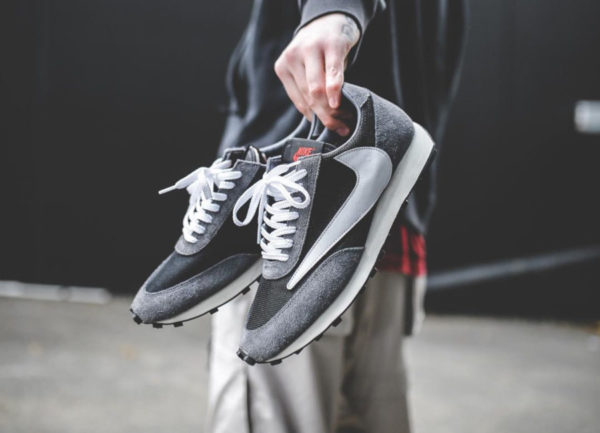 Nike Daybreak SP Reverse Swoosh Travis Scott 1 600x433