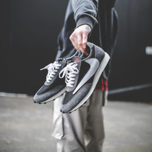 reverse swoosh travis scott