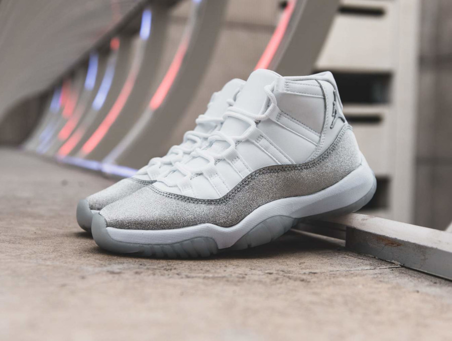 silver retro 11