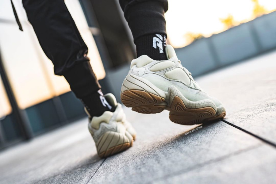 Review : Adidas Yeezy 500 Adiprene Desert Rat Stone Beige