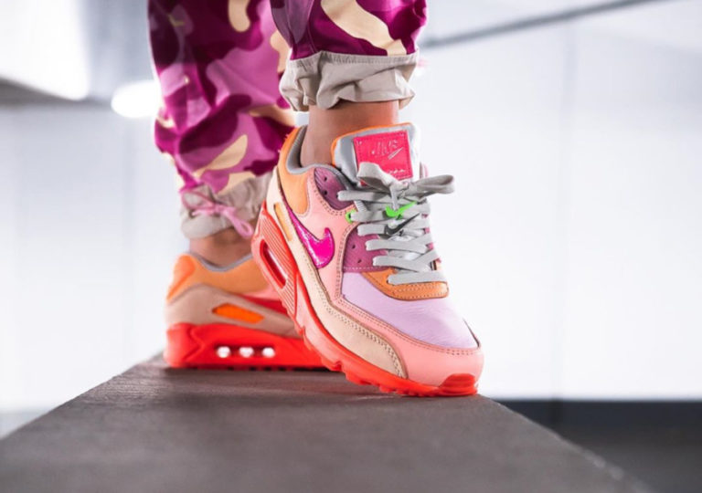 Review : que vaut la Nike Air Max 90 PRM Platinum Crimson CT3449