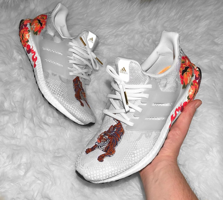Adidas UltraBoost DNA Chinese New Year Crystal White (Floral Tiger) FW4313 (2)
