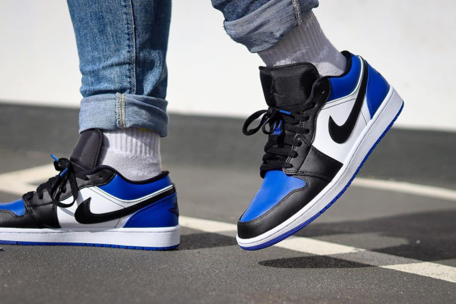 royal jordan 1 on feet