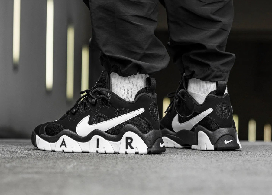 Nike Air Barrage Low OG Black White 