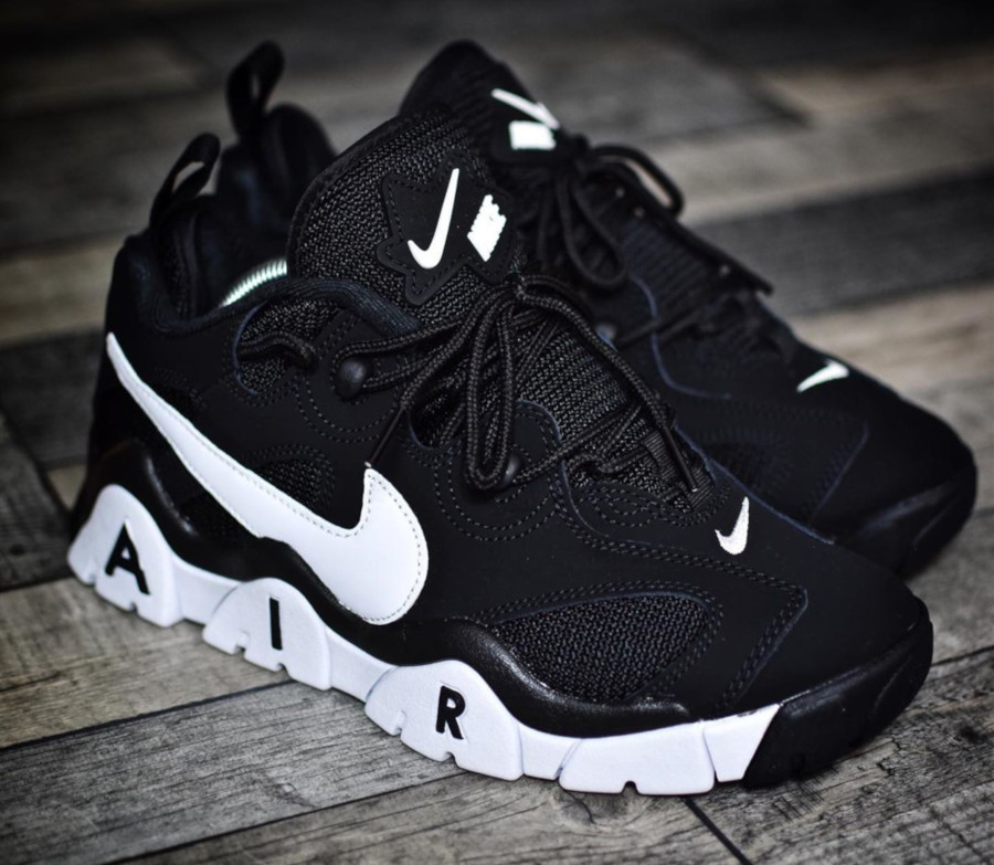 Nike Air Barrage Low OG Black White 