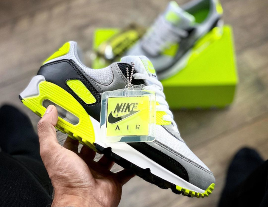 Nike Air Max 90 homme Particle Grey Volt' (30th Anniversary) (8)