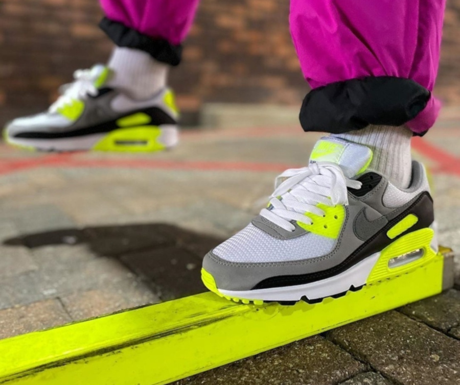 air max 90 og volt 2020