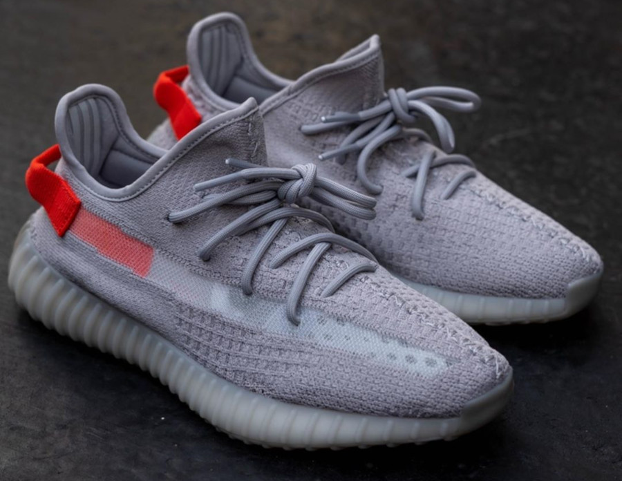 Adidas Yeezy Boost 350 V2 'Tail Light' (Europe Exclusive) (6)