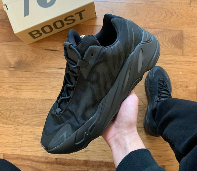 yeezy blanche et noir