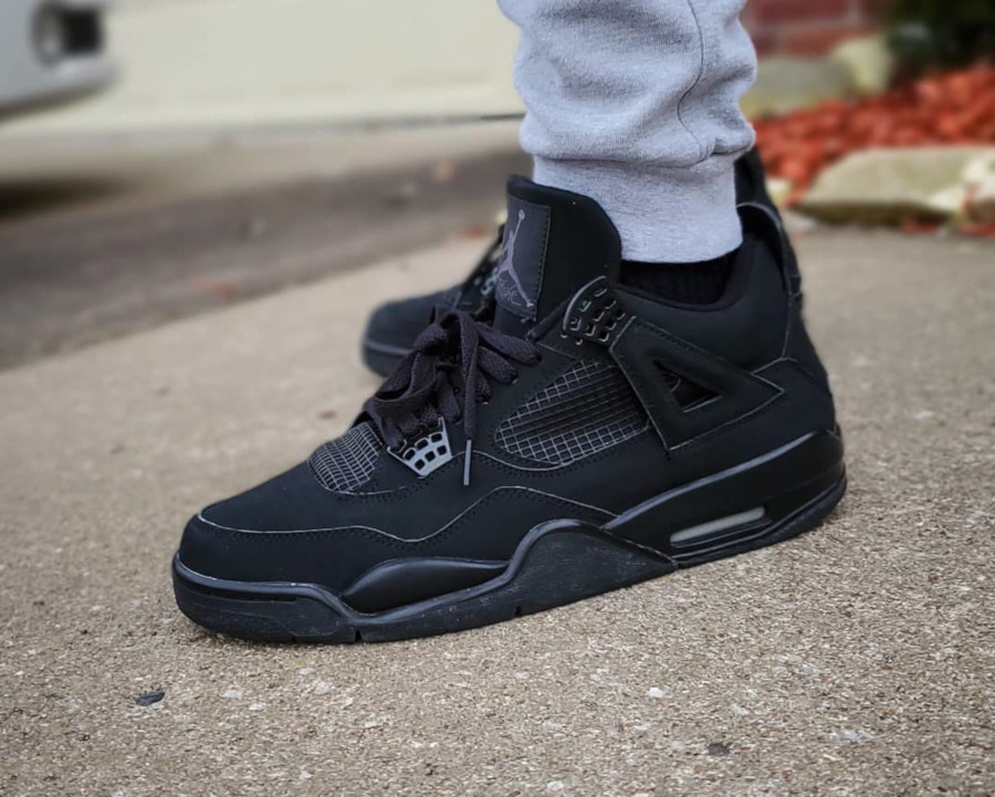 jordan retro 4 noir