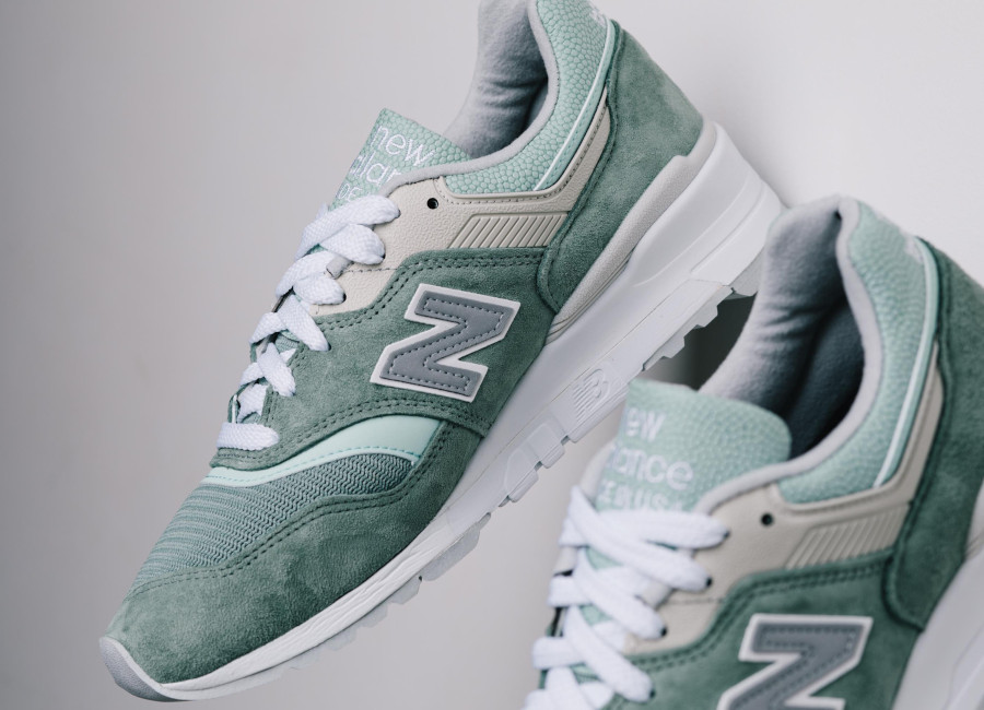 mint green new balance