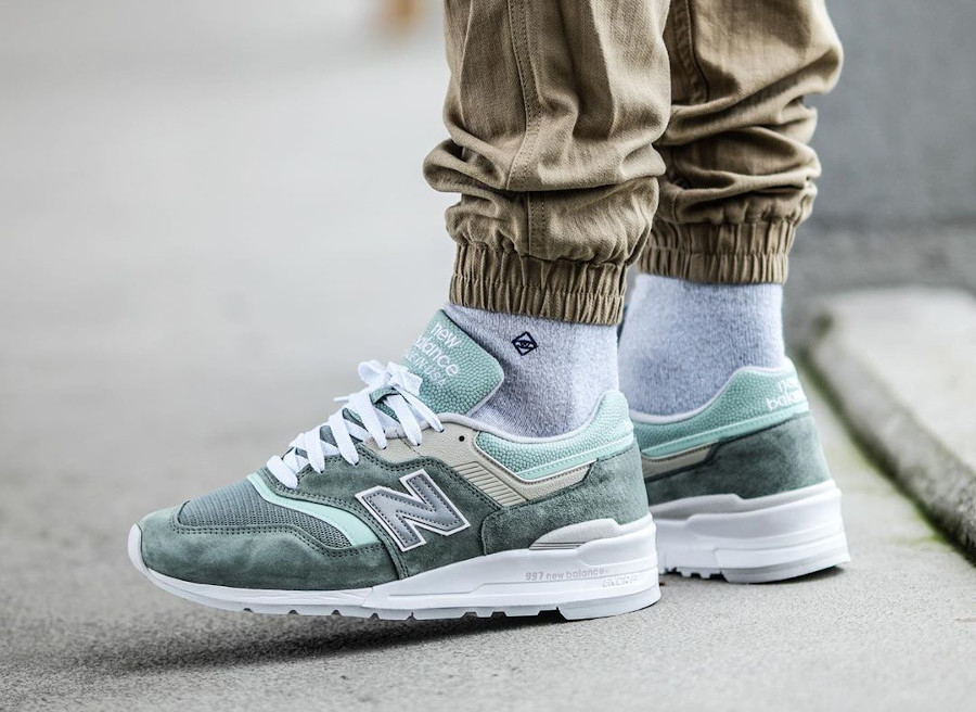 mint green new balance