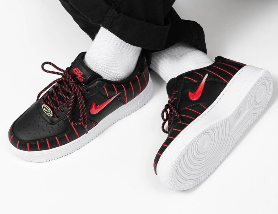 Nike Wmns Air Force 1 Jewel QS 'Chicago Bulls' Black University Red (7)