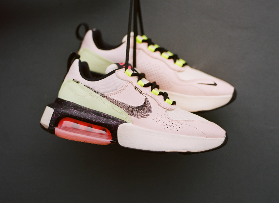 nike air max thea crimson tint