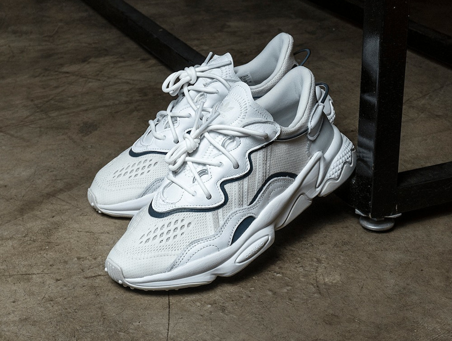 adidas ozweego ftwr white