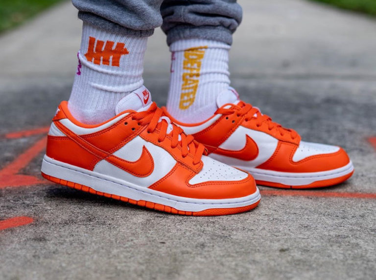 dunk low white orange blaze