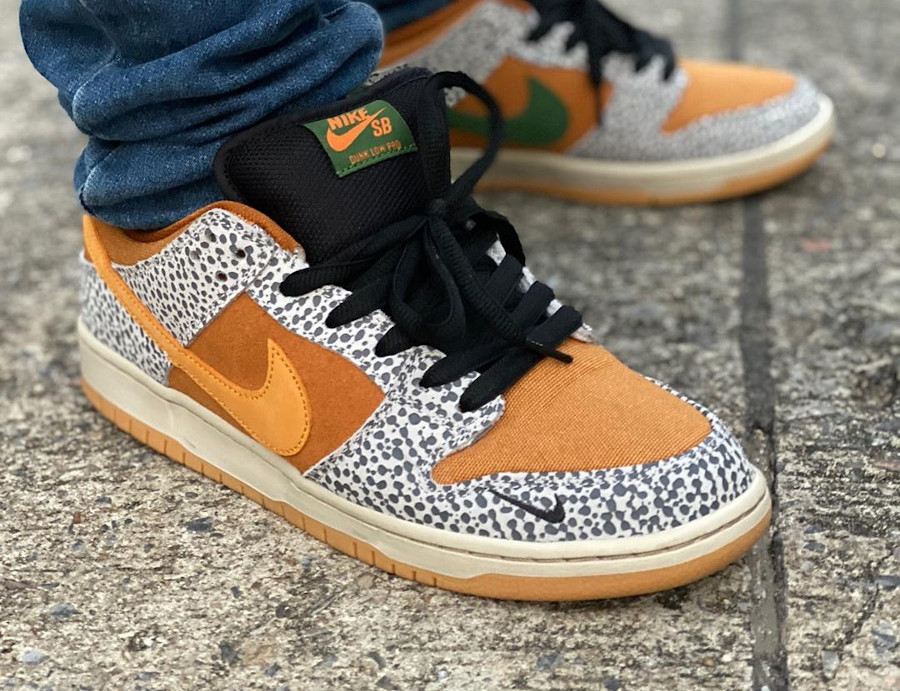 nike dunk safari on feet