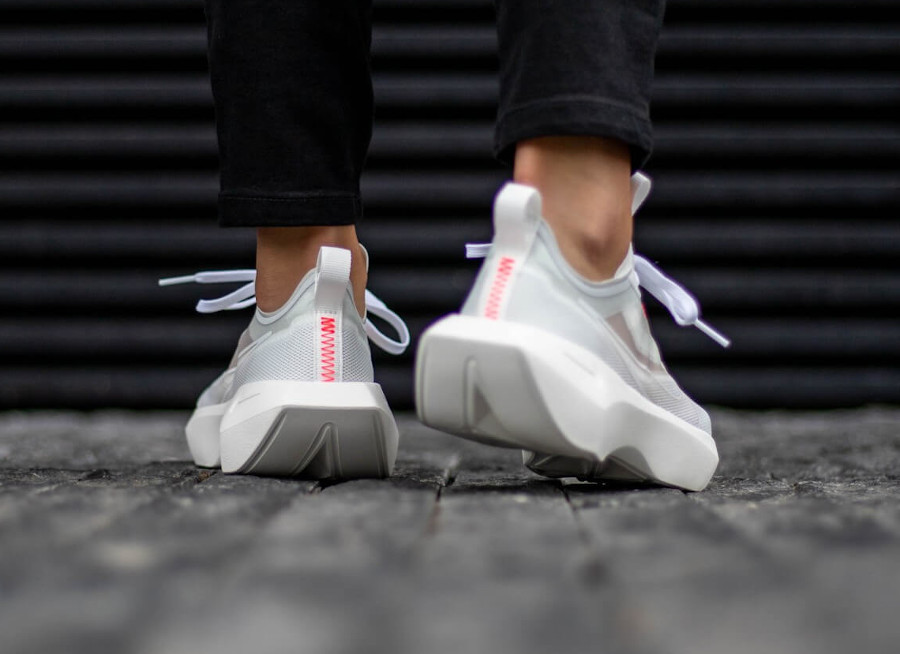 Que vaut la Nike Wmns Vista Lite White Laser Crimson CI0905 100