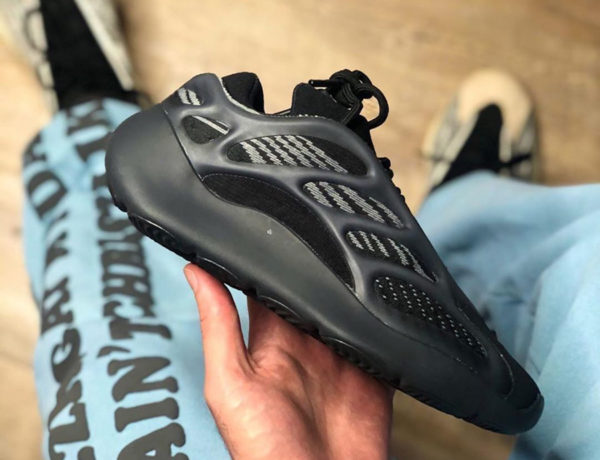 Adidas Yeezy 700 V3 noir Alvah H67799