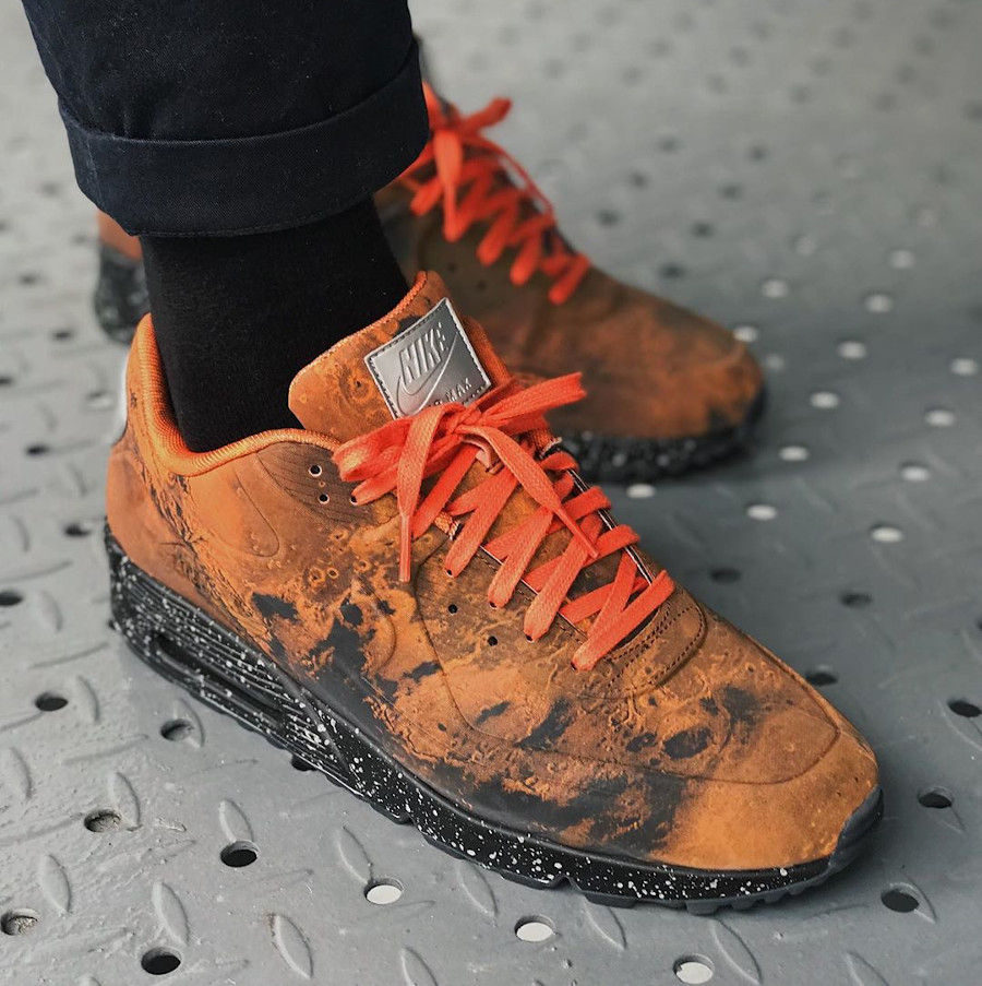 air max 90 mars landing on feet