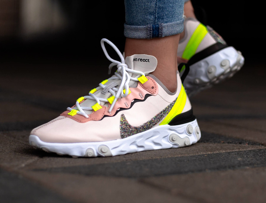 Nike Wmns React Element 55 Light Soft Pink en solde