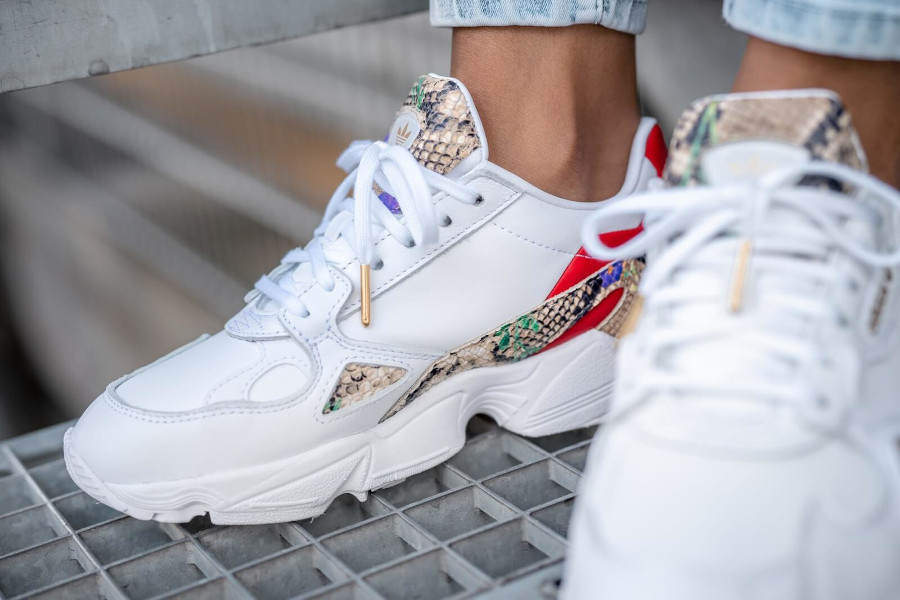 adidas falcon w blanche