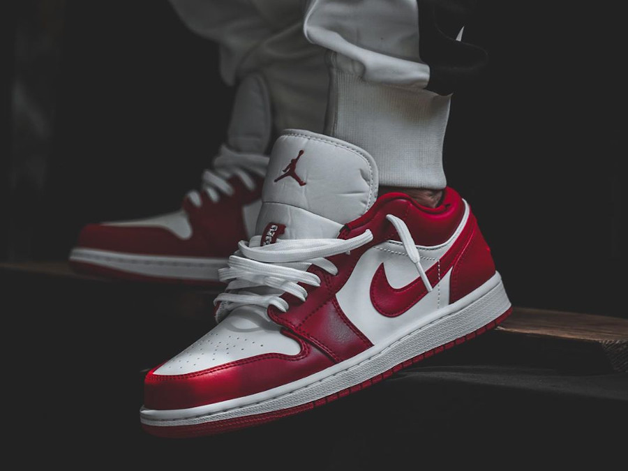 gym red white jordan 1