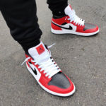 Air Jordan 1 Mid Chicago Black Toe