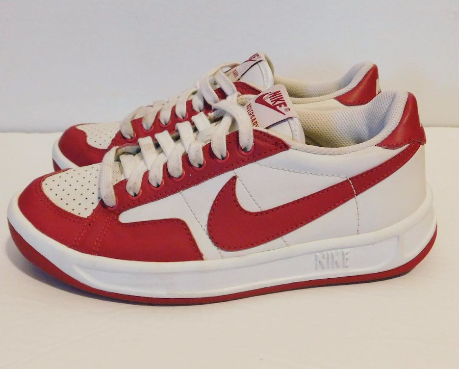 1982 nike adversary