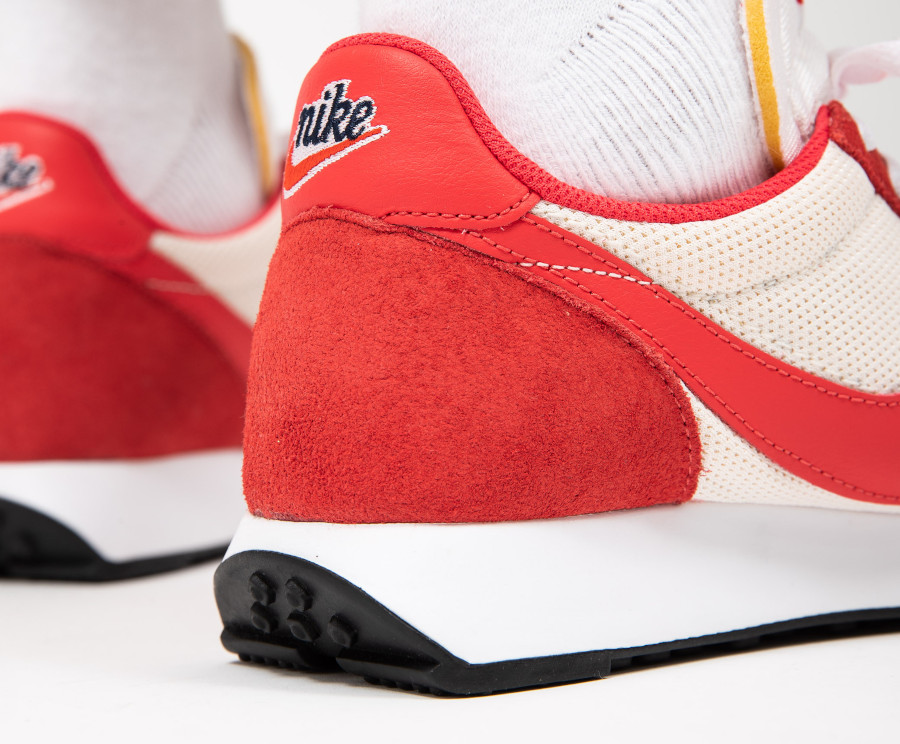 Nike-Air-Tailwind-79-blanc-cassé-et-rouge-Sail-Track-Red-5