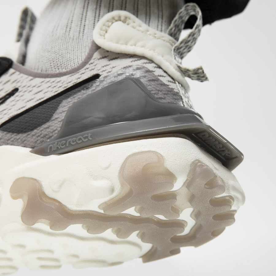 Nike-React-Vision-DMSX-Vast-Grey-on-feet-1
