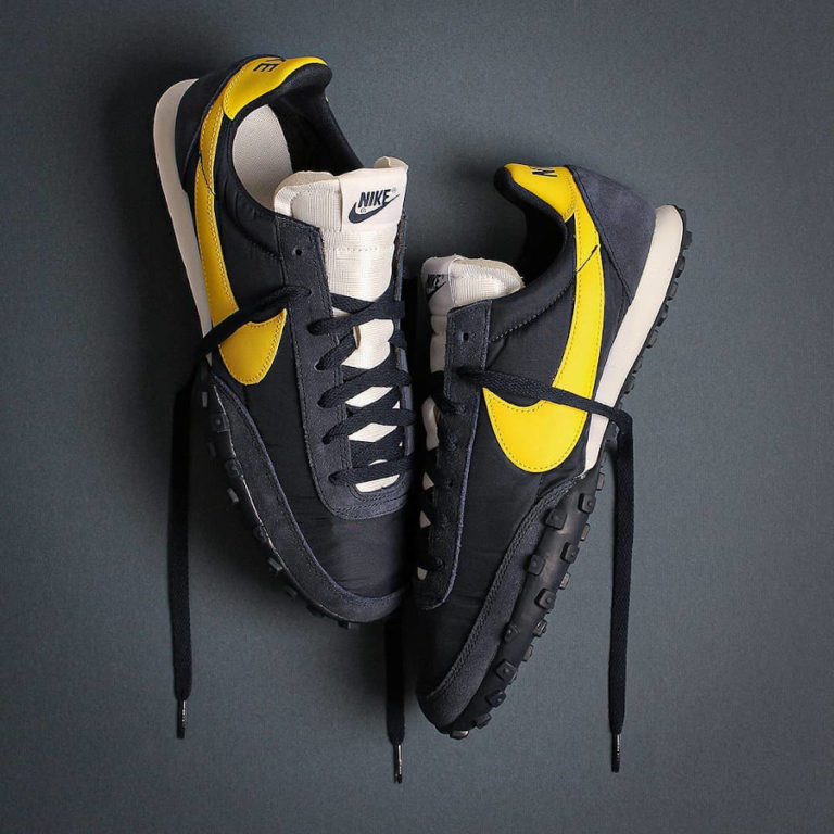 nike waffle racer obsidian & chrome yellow