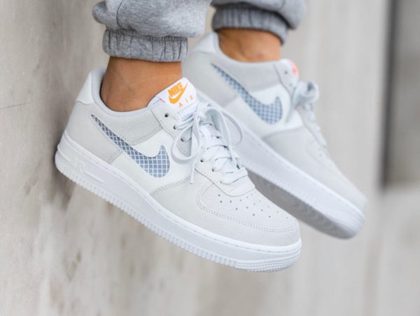 Que vaut la Nike Wmns Air Force 1 07 SE Pure Platinum CJ1647 001