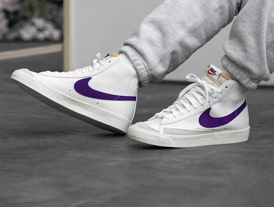 Nike Wmns Blazer Mid '77 Vintage White Voltage Purple on feet (2)