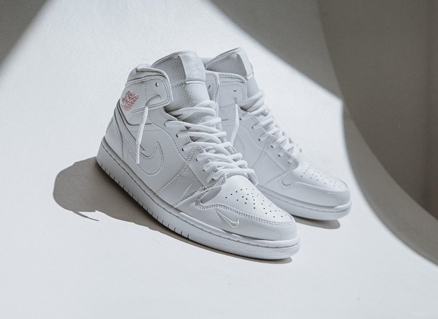 Air Jordan 1 Mid SE Euro Tour 2020 CW7589-100