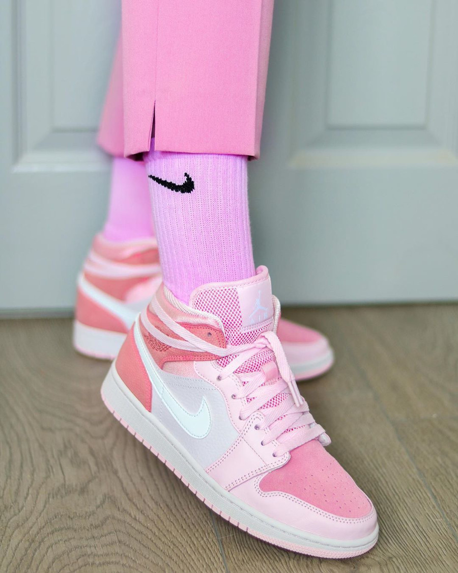 air jordan pink digital