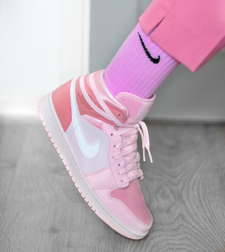 CW5379-600 : que vaut la Air Jordan 1 Mid Wmns Digital Pink