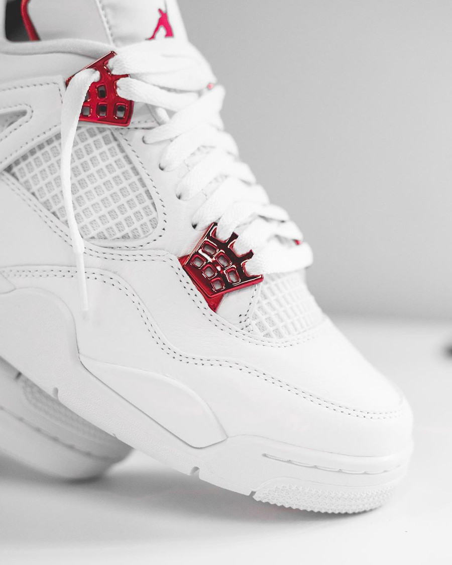 jordan retro 4 blanche et rouge