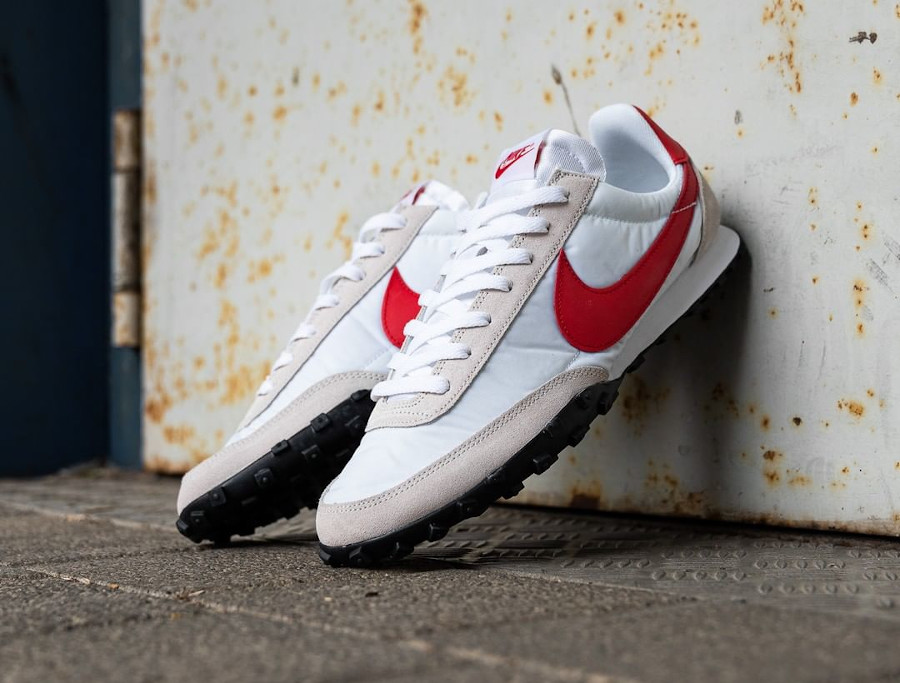 Que vaut la Nike Waffle Racer White University Red CN8116 100