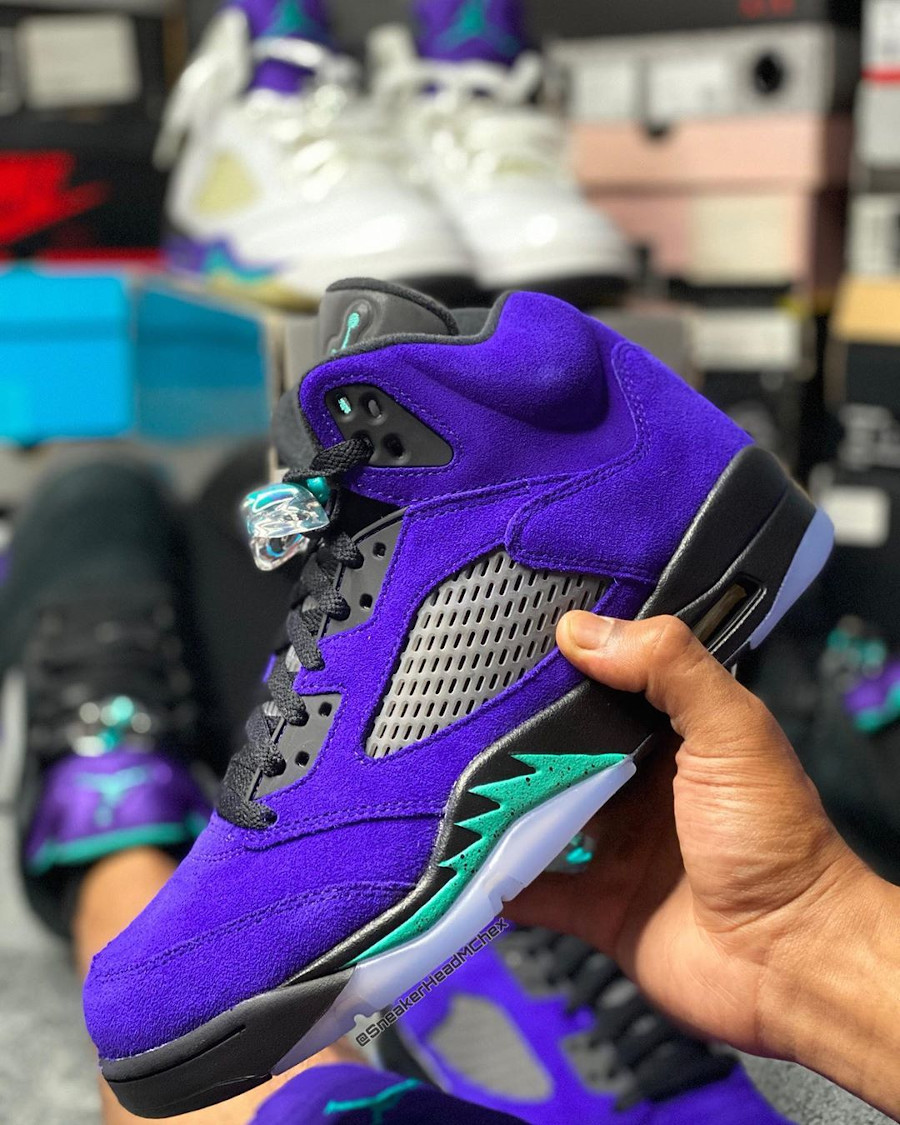 turquoise jordan 5