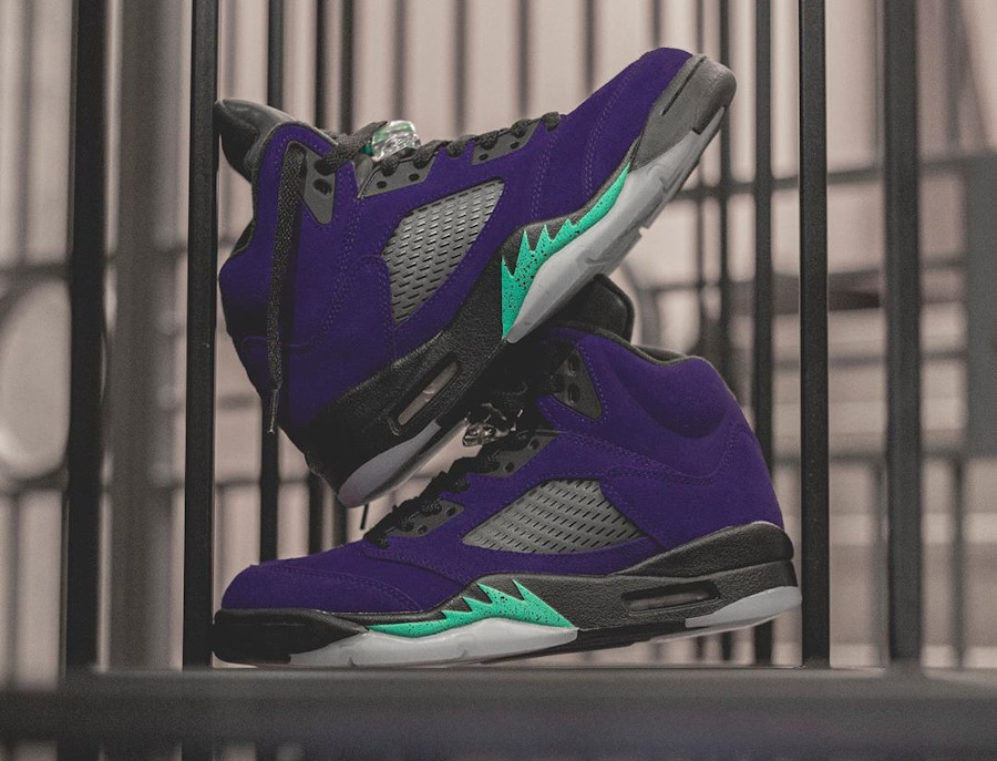 turquoise jordan 5