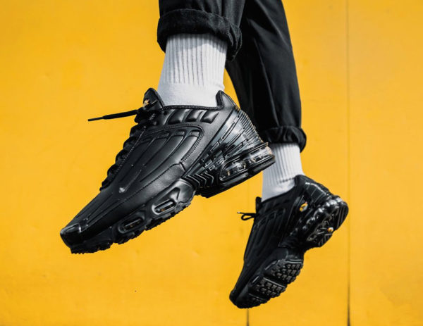 air max plus 3 triple black leather