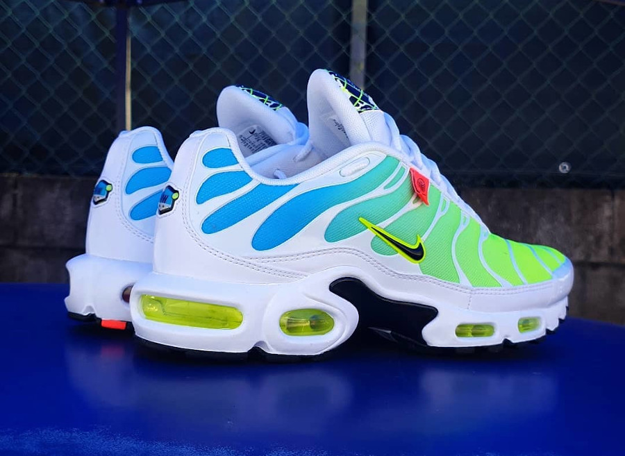 nike tn air max plus worldwide white blue fury volt