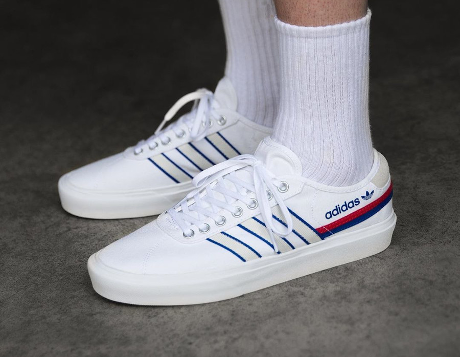 Adidas blanche rouge et bleu clearance