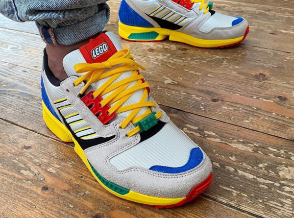 Adidas ZX 8000 AZX Lego Bricks on feet (couv)