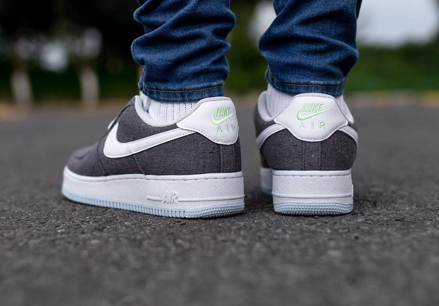 Nike Air Force One Low en toile recyclée grise (5)
