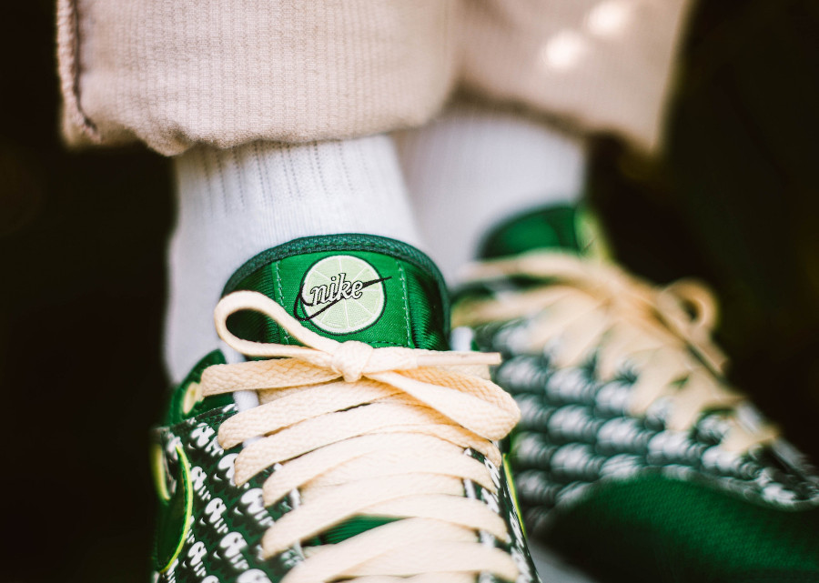 Nike Air Max 1 Premium vert citron on feet (3)