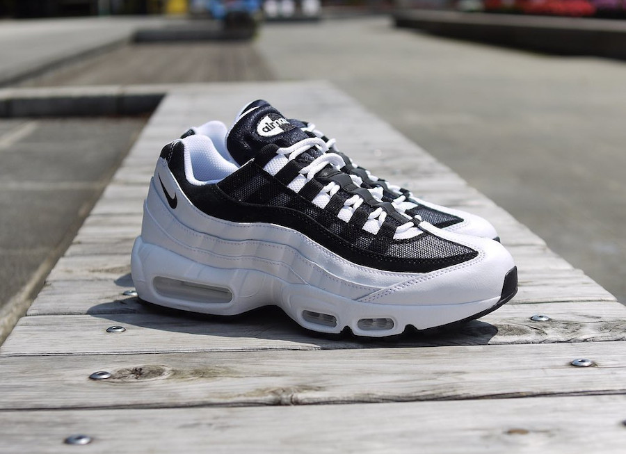 Nike Air Max 95 Essential 2020 blanche et noire (1)