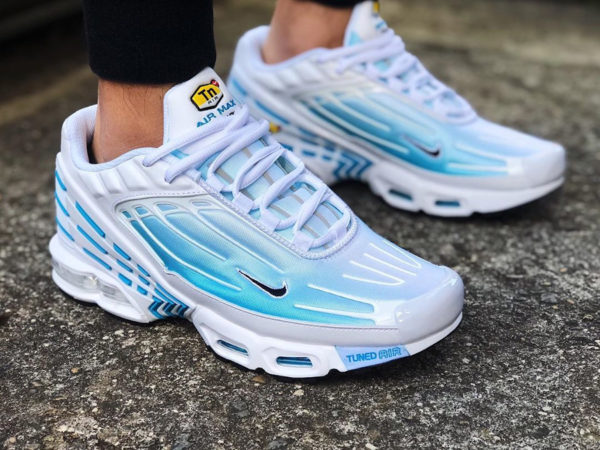 air max plus laser blue